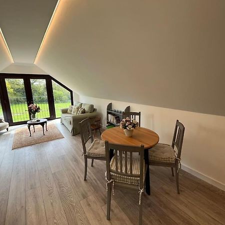 The Stable, Grove End Farm Apartment Petworth Exterior foto