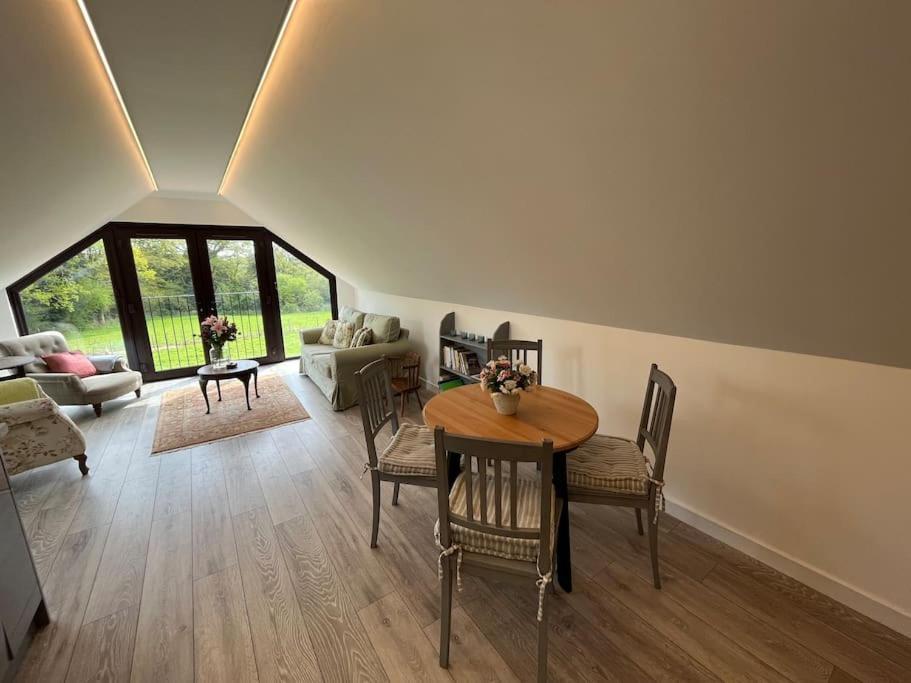 The Stable, Grove End Farm Apartment Petworth Exterior foto