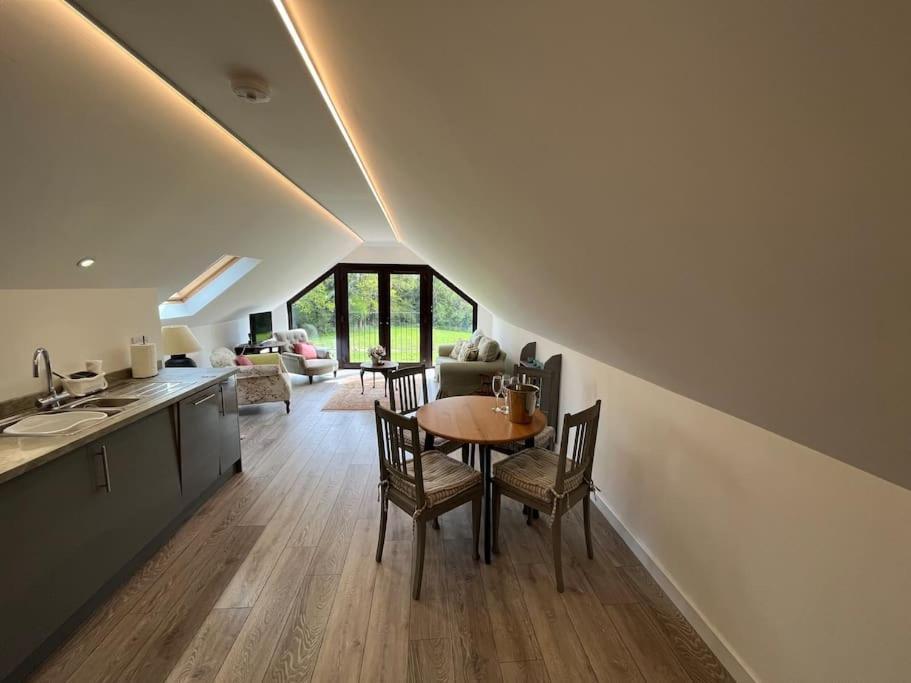 The Stable, Grove End Farm Apartment Petworth Exterior foto